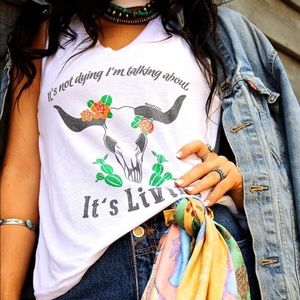 It’s livin choker tee